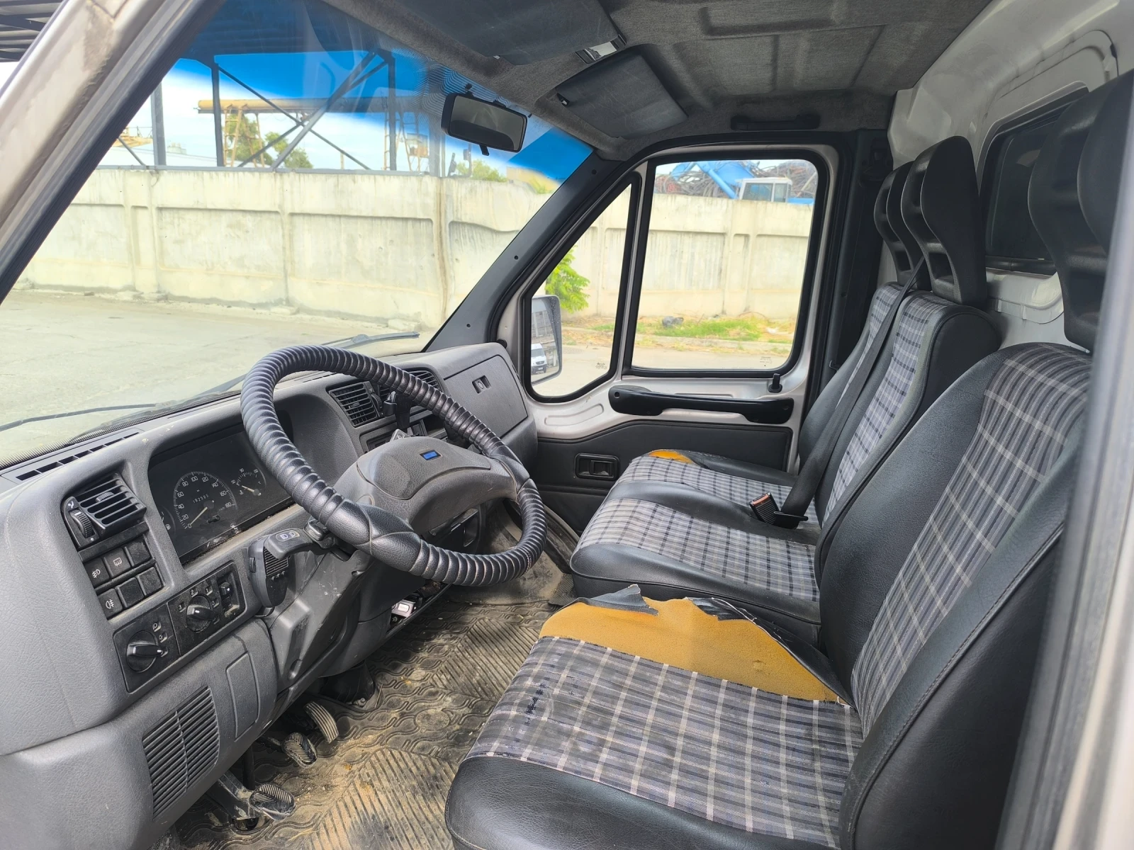Fiat Ducato 2.8 iTDT, снимка 10 - Бусове и автобуси - 56453609