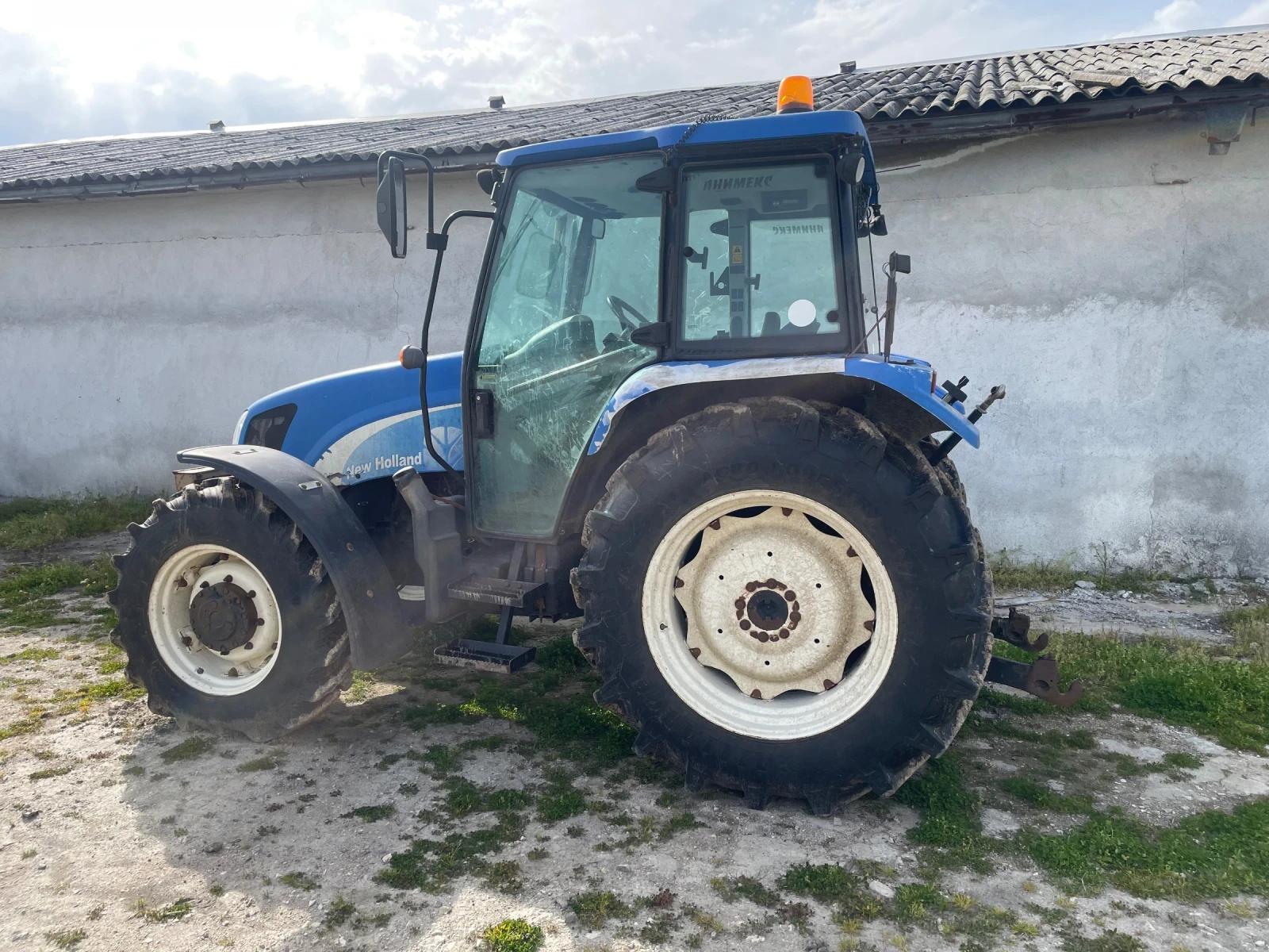 Трактор New Holland T5030, снимка 3 - Селскостопанска техника - 54721012