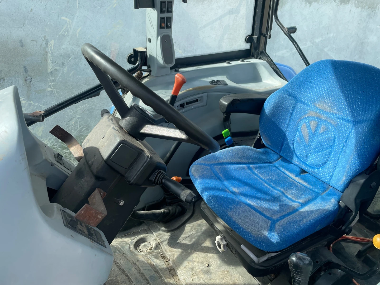 Трактор New Holland T5030, снимка 2 - Селскостопанска техника - 54721012