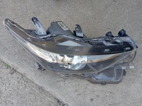 Десен фар за TOYOTA AURIS VALEO 2015-2019г....81110-02K30...., снимка 2
