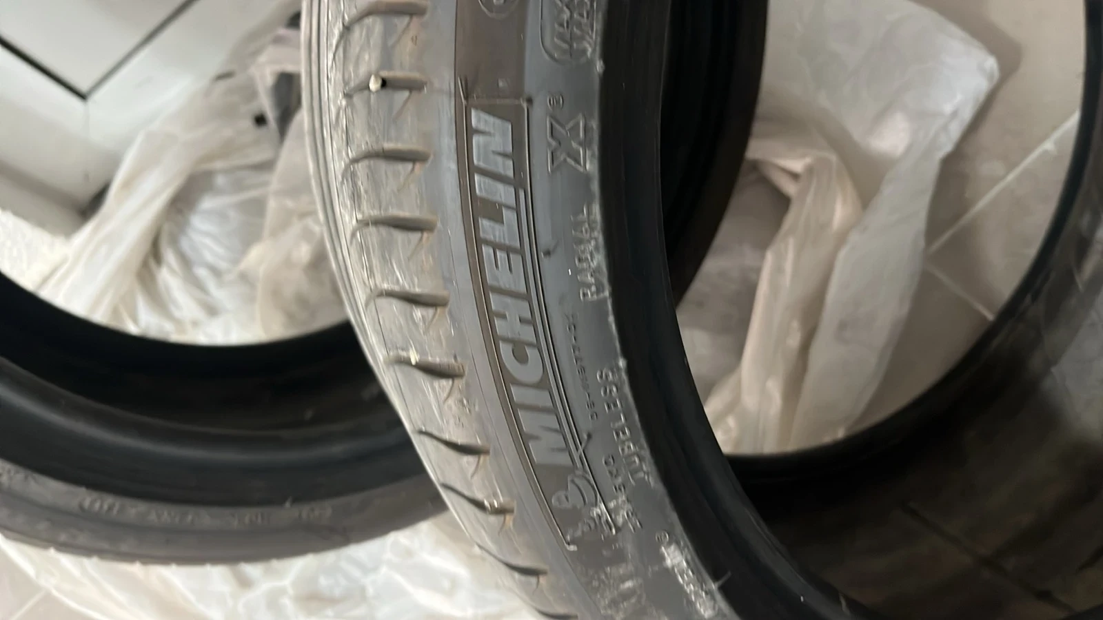 Гуми Летни 275/35R19, снимка 6 - Гуми и джанти - 53966704