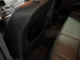 Mercedes-Benz C 300 * CARFAX * ЦЕНА ДО БГ, снимка 11