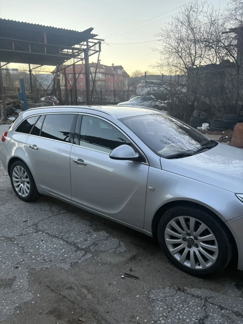 Opel Insignia 2.0 d, снимка 2 - Автомобили и джипове - 48370596