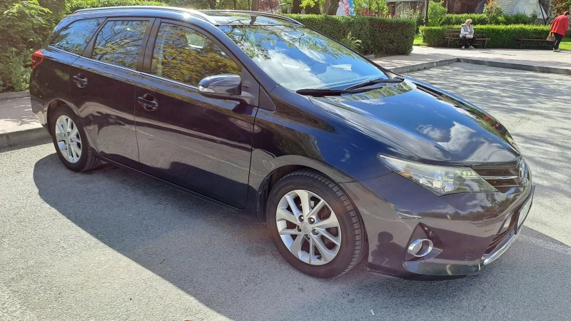 Toyota Auris, снимка 2 - Автомобили и джипове - 52832520