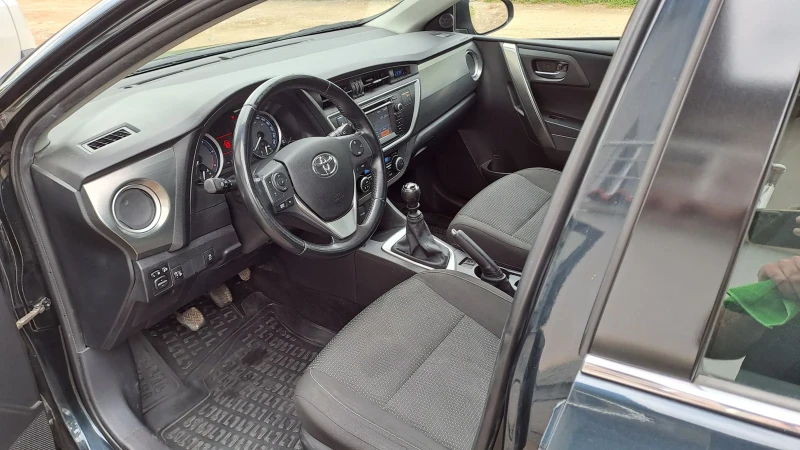 Toyota Auris, снимка 7 - Автомобили и джипове - 52832520