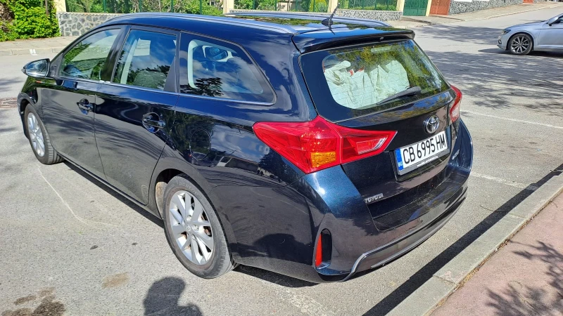 Toyota Auris, снимка 6 - Автомобили и джипове - 52832520