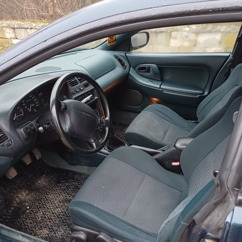 Mazda 323 1, 8, снимка 3 - Автомобили и джипове - 52924926