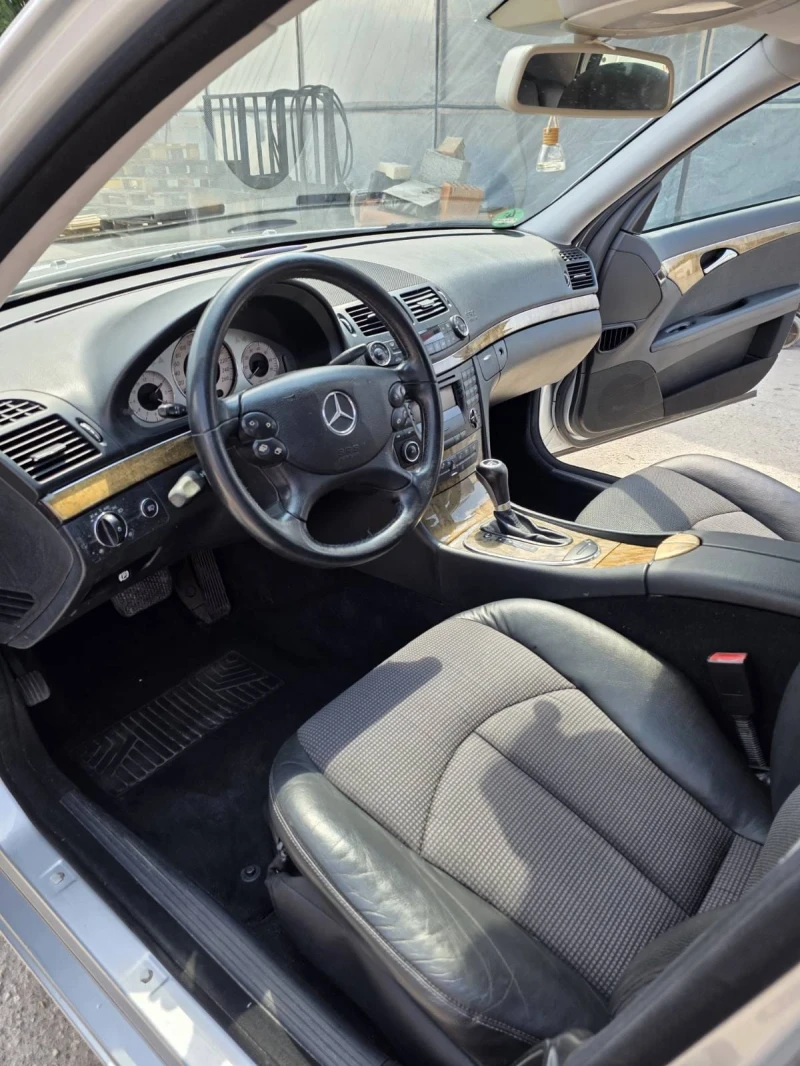 Mercedes-Benz E 280 Avangard, снимка 12 - Автомобили и джипове - 53048405