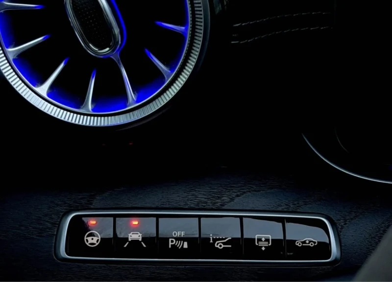 Mercedes-Benz E 53 AMG ОБДУХВАНЕ * * МАСАЖИ * * HEAD UP * * BURMESTER * *, снимка 10 - Автомобили и джипове - 53197113