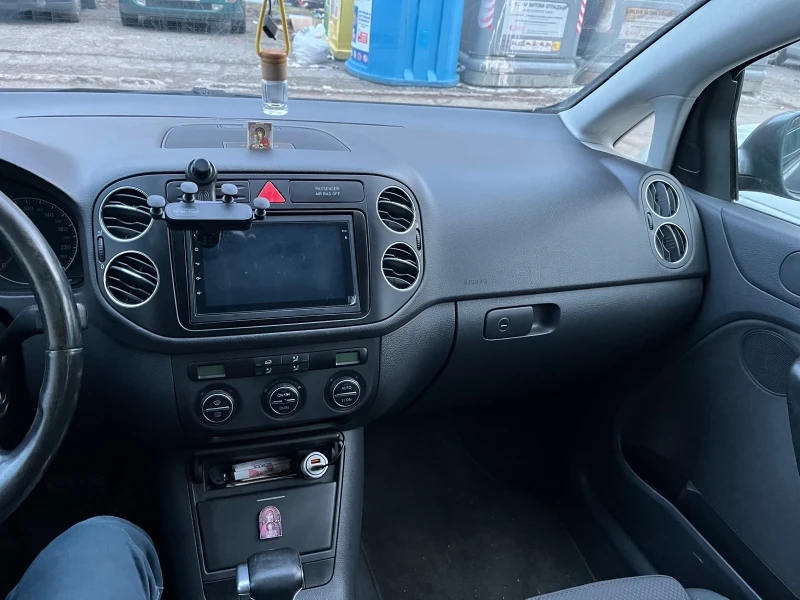 VW Golf Plus 1.9 TDI, снимка 11 - Автомобили и джипове - 53237997