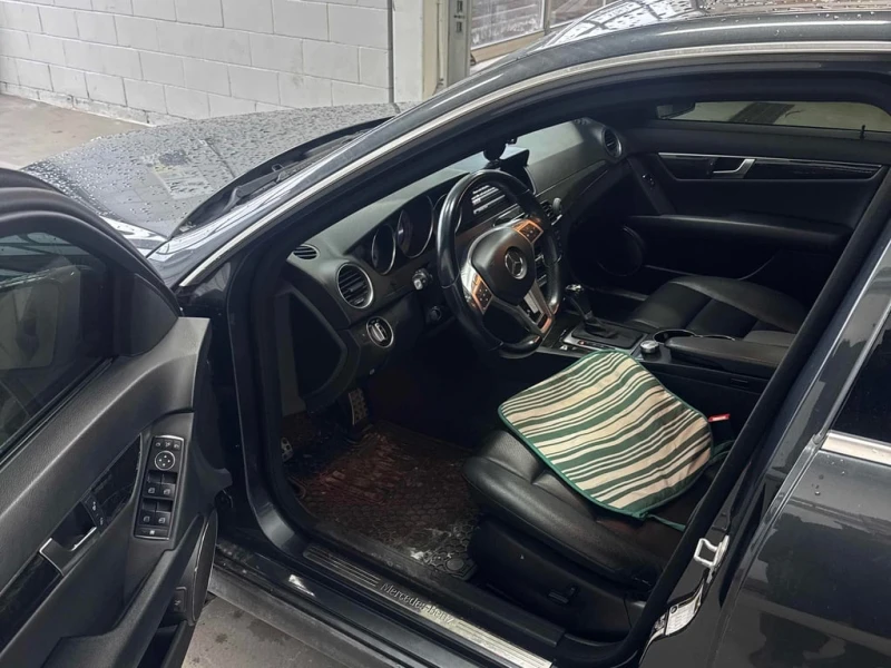 Mercedes-Benz C 300 * CARFAX * ЦЕНА ДО БГ, снимка 6 - Автомобили и джипове - 53306189