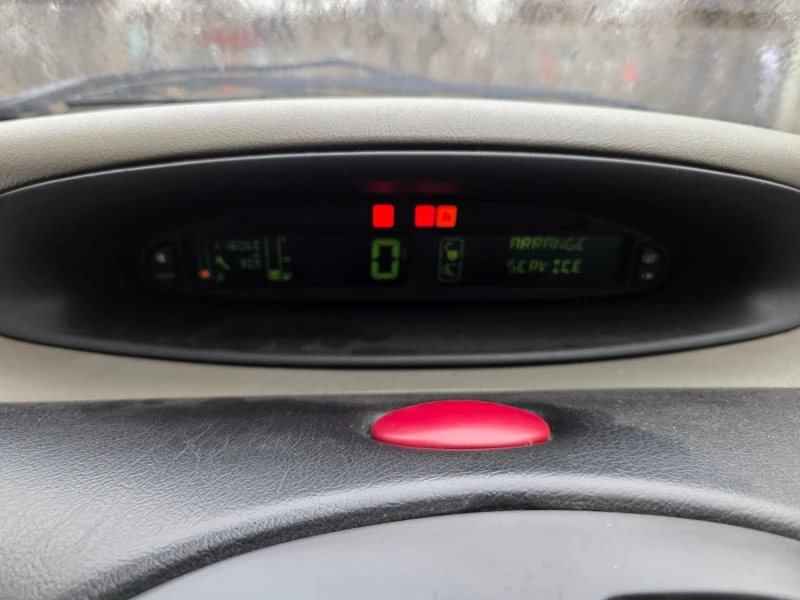 Citroen Xsara picasso 1, 6 I, снимка 9 - Автомобили и джипове - 53330001