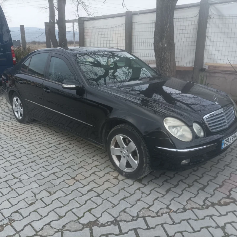 Mercedes-Benz E 220, снимка 2 - Автомобили и джипове - 53386624