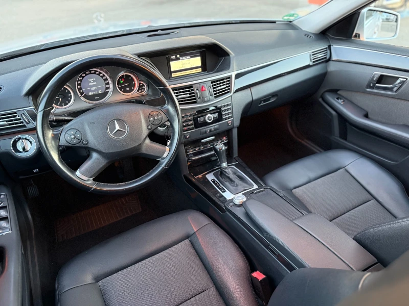 Mercedes-Benz E 220, снимка 8 - Автомобили и джипове - 53508426