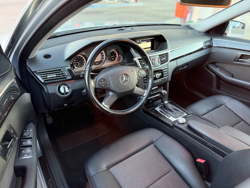 Mercedes-Benz E 220, снимка 11 - Автомобили и джипове - 53508426