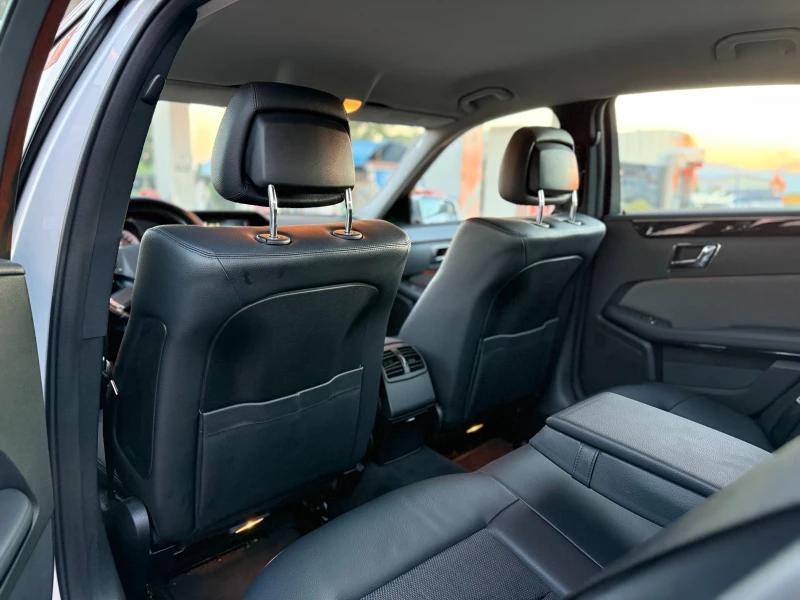 Mercedes-Benz E 220, снимка 12 - Автомобили и джипове - 53508426