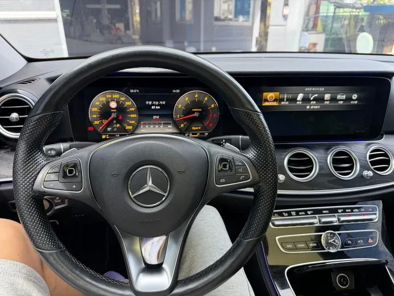 Mercedes-Benz E 300 4MATIC - САМО 30% АВАНС, снимка 9 - Автомобили и джипове - 56266492