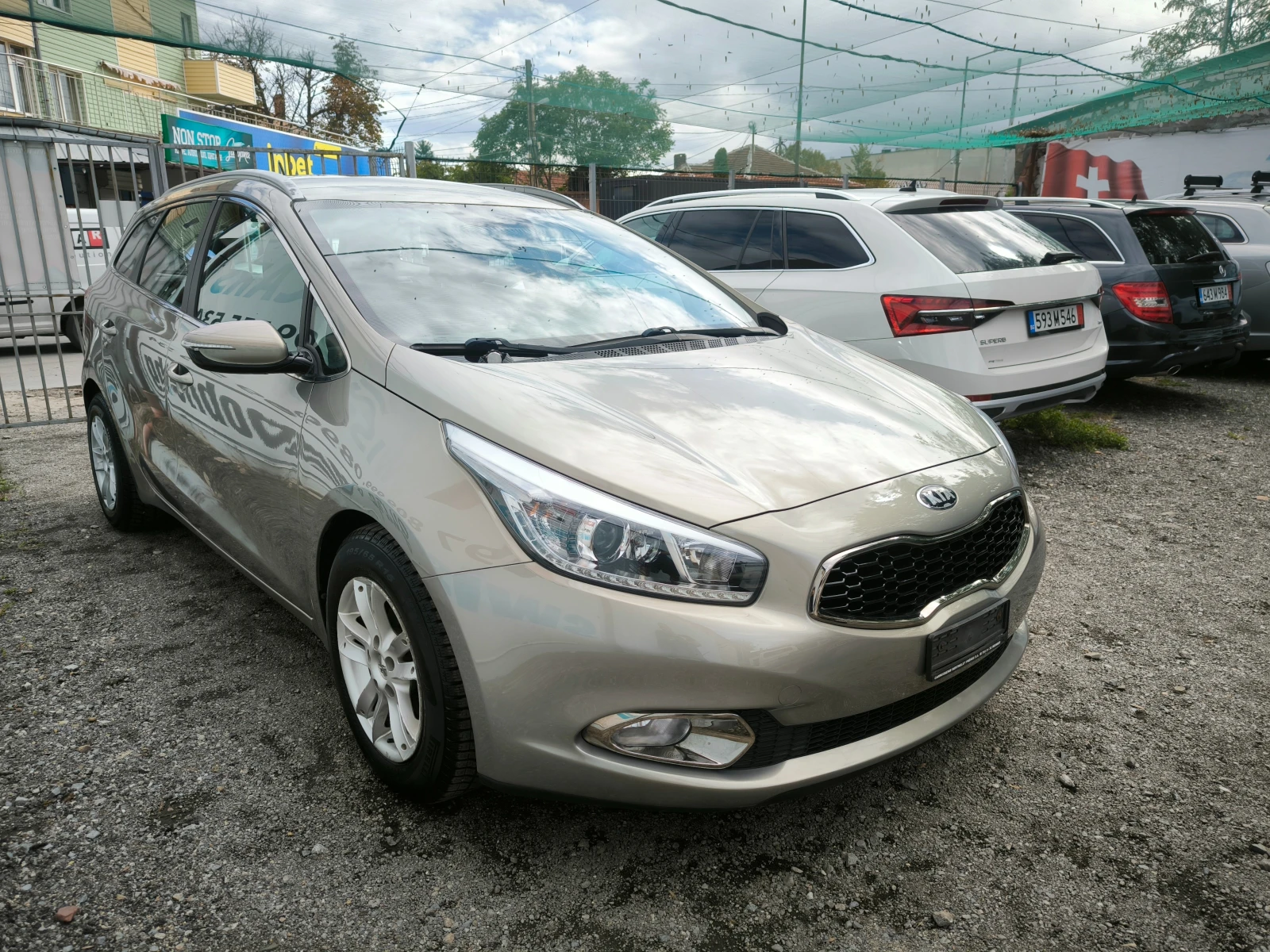 Kia Ceed 1.6i автоматик Швейцария - изображение 3