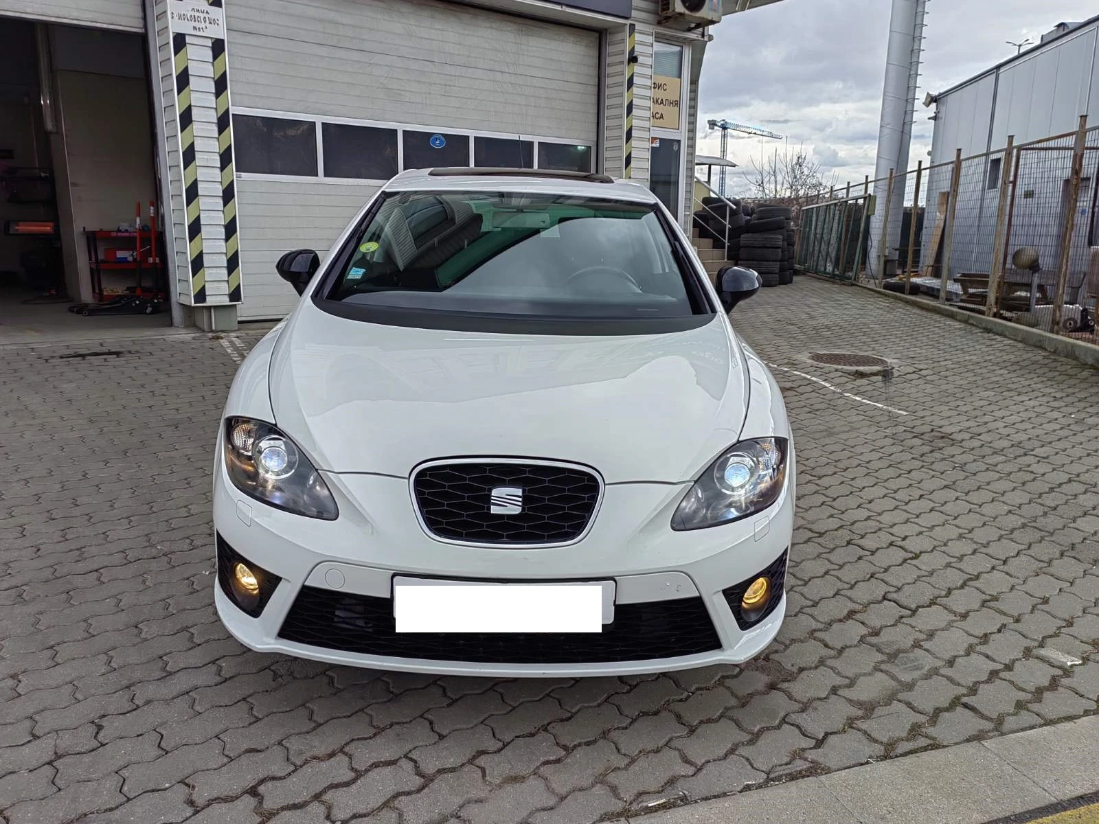 Seat Leon 1P FR 2.0TDI 6-степенно DSG - изображение 7