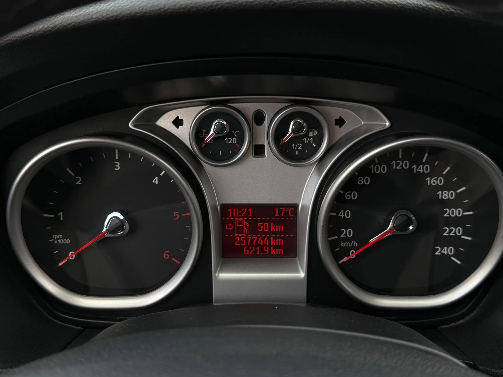 Ford Focus 1.6 tdci - изображение 8
