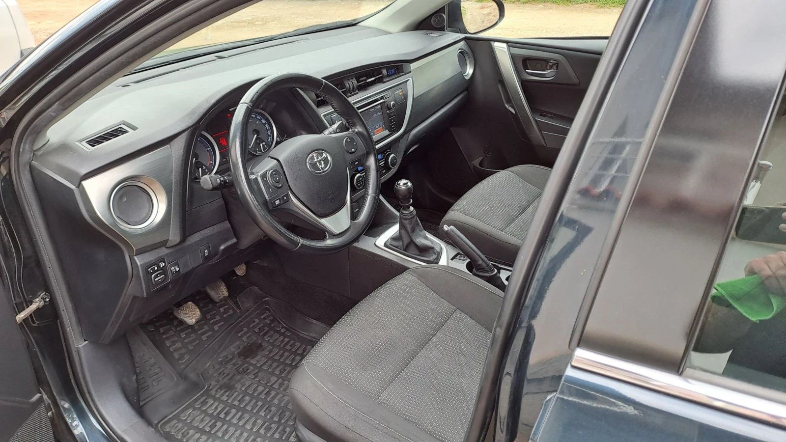 Toyota Auris  - изображение 7