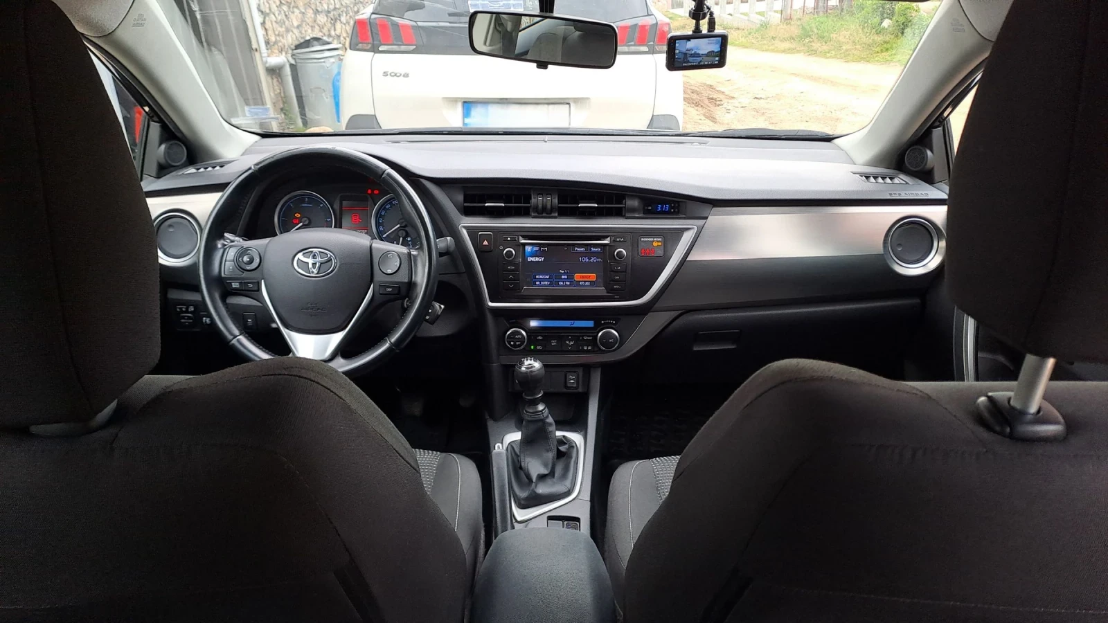 Toyota Auris  - изображение 8