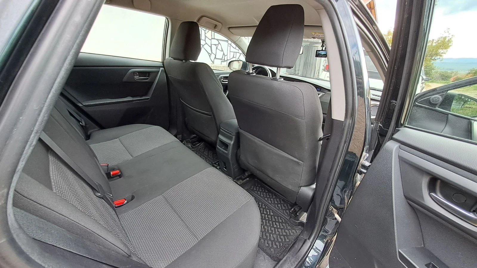 Toyota Auris  - изображение 9