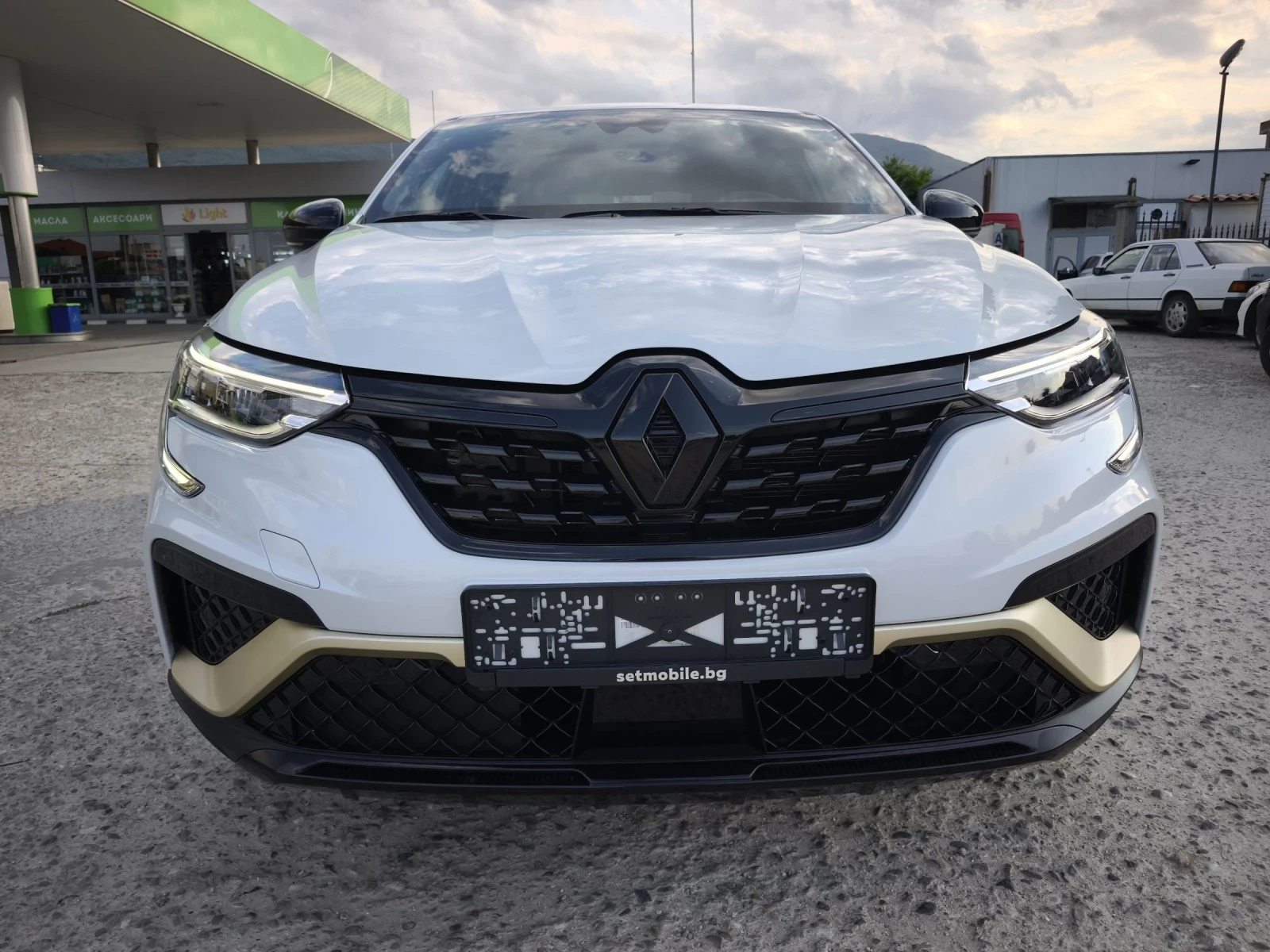 Renault Arkana 1.6E-TECH ENGINEERED NEW !!! - изображение 2