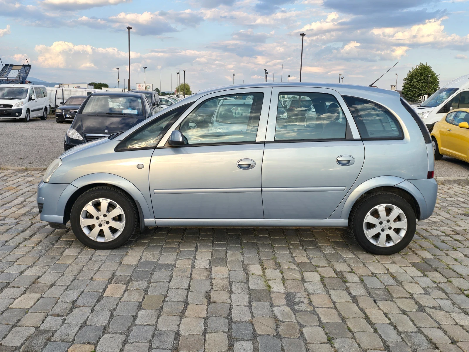 Opel Meriva 1.4i 90кс FACE 85000 км. 2 комплекта джанти с гуми - изображение 4
