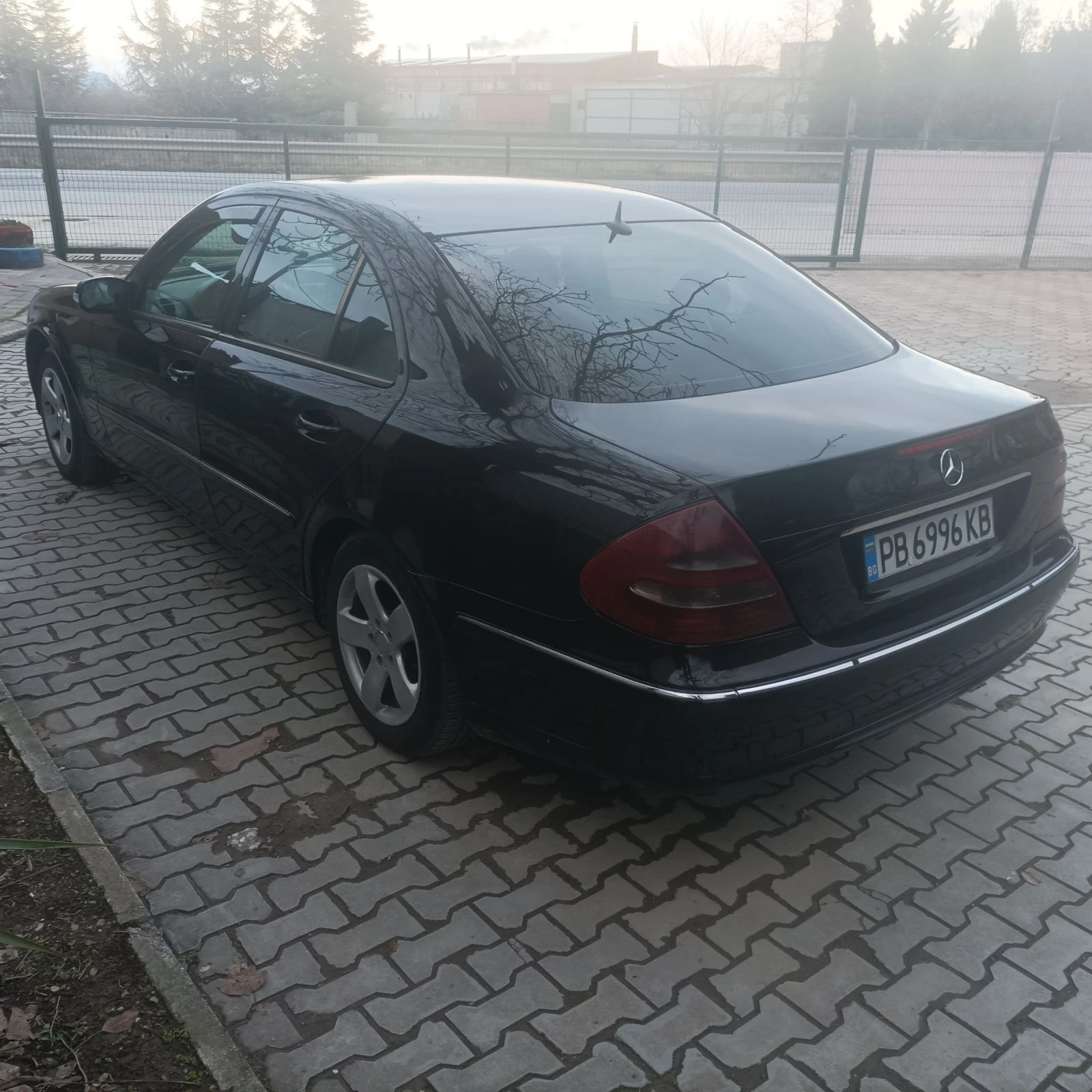 Mercedes-Benz E 220  - изображение 6