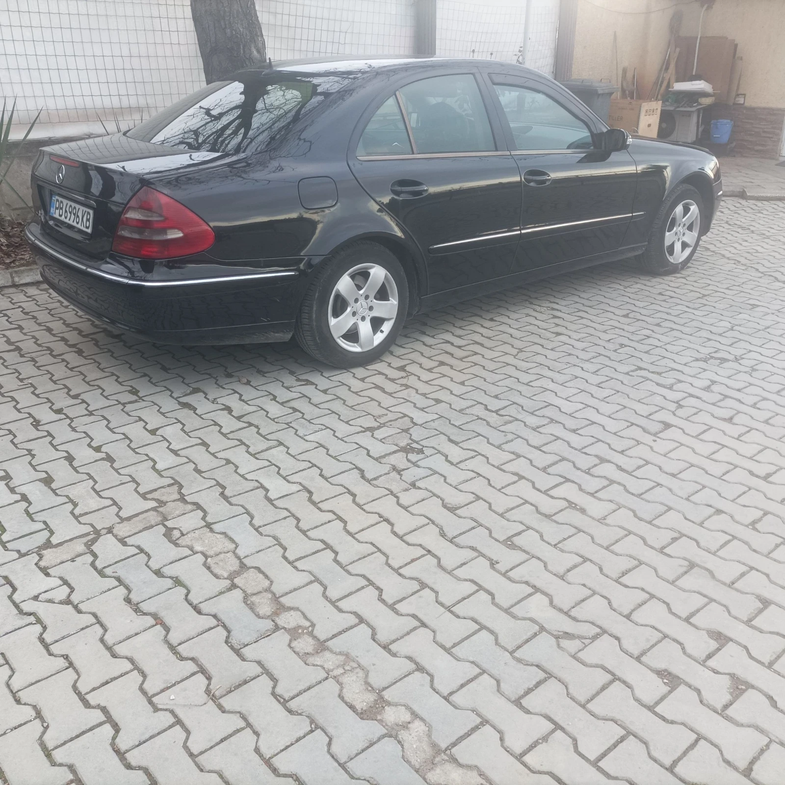 Mercedes-Benz E 220  - изображение 5