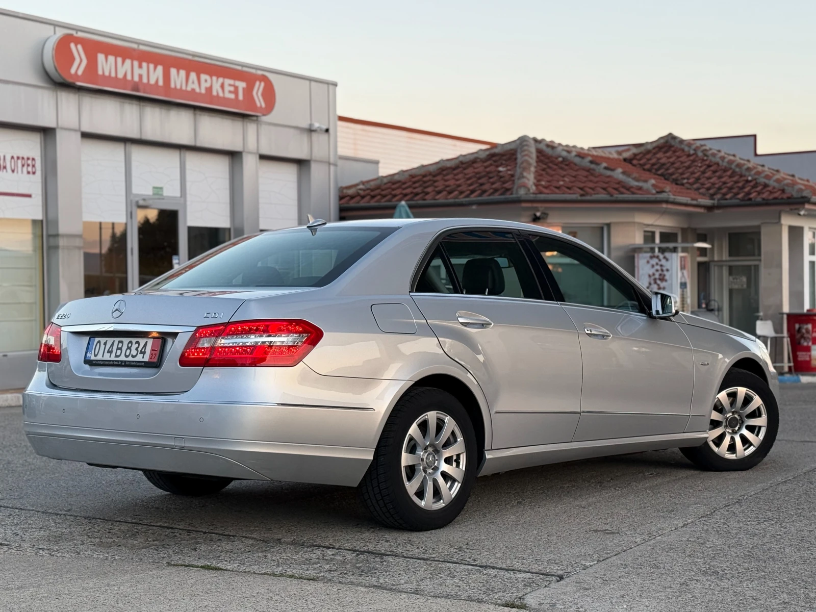 Mercedes-Benz E 220  - изображение 3