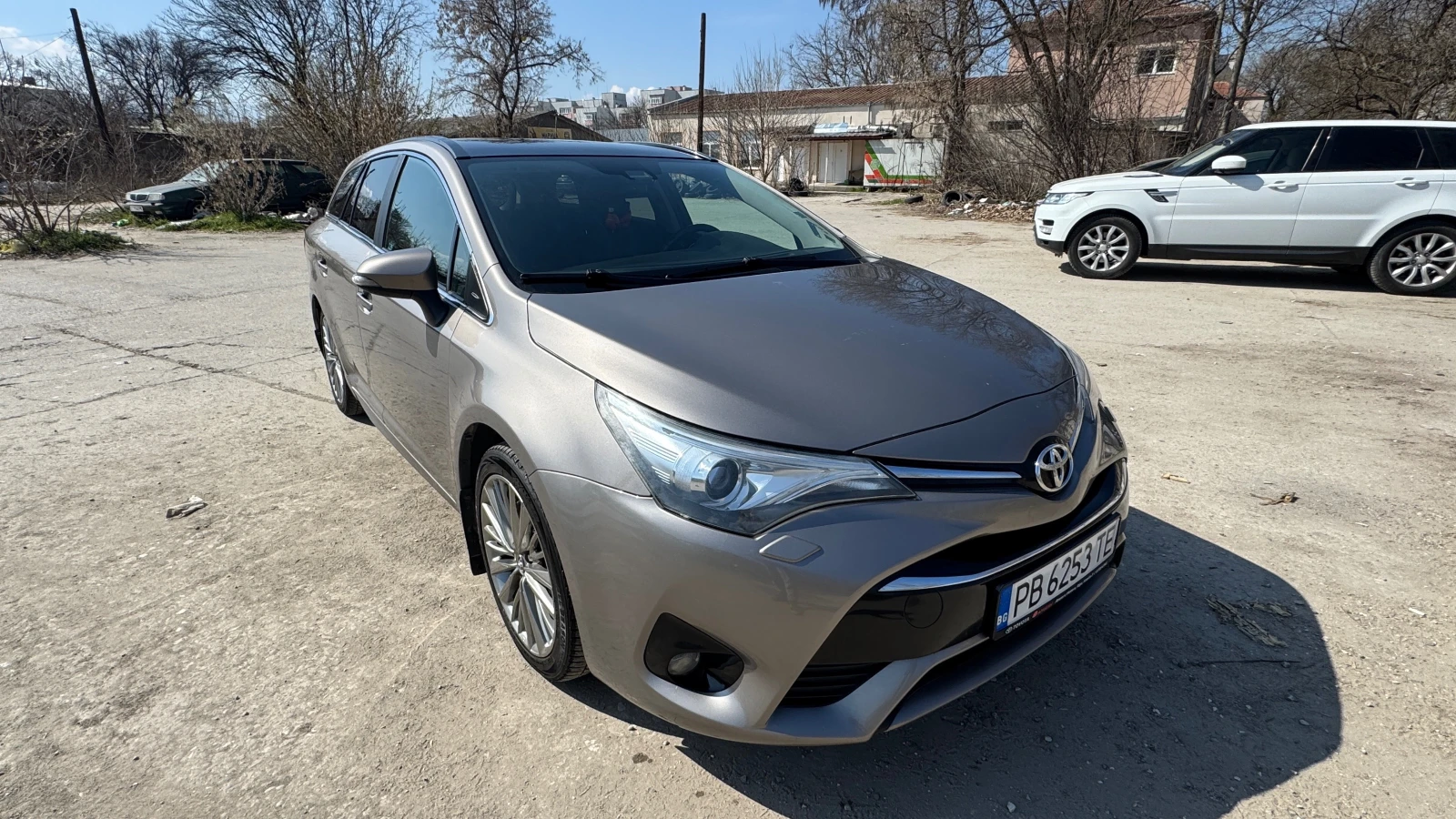 Toyota Avensis 2.0, снимка 2 - Автомобили и джипове - 53846710