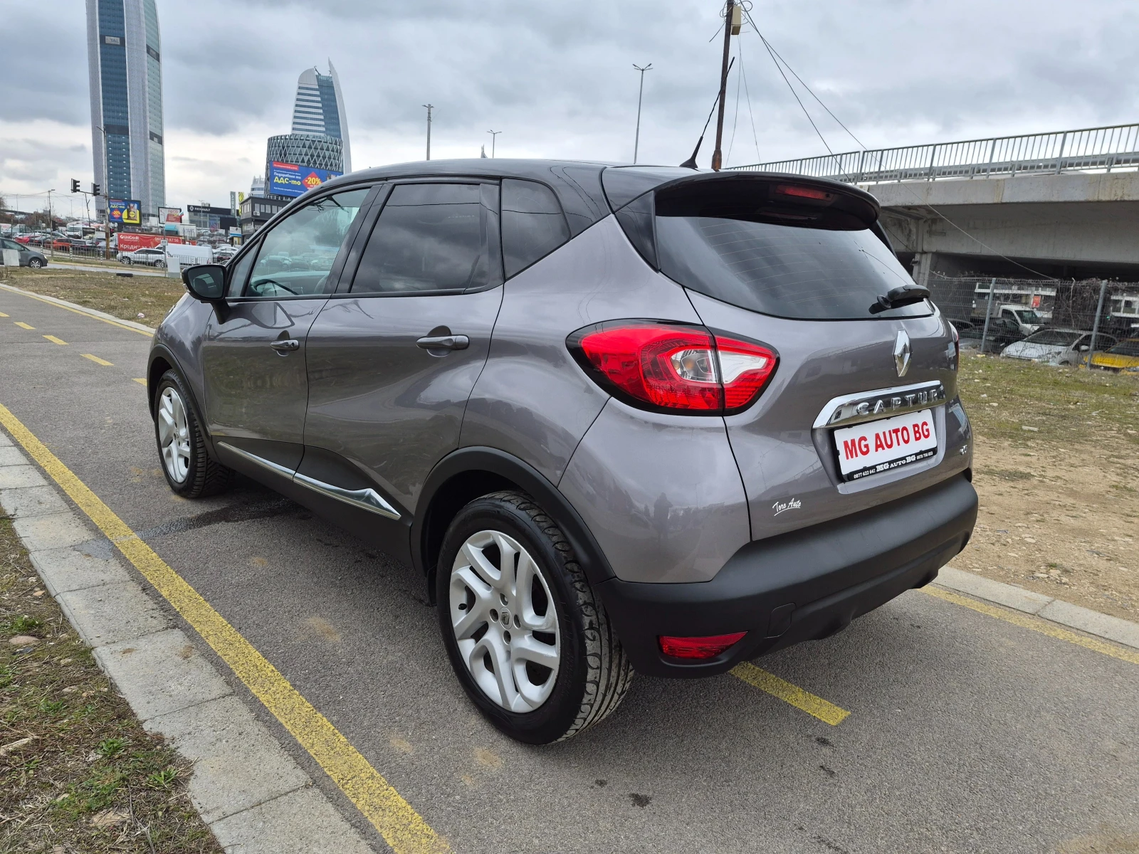 Renault Captur 1.5DCI АВТОМАТ, снимка 7 - Автомобили и джипове - 53912145