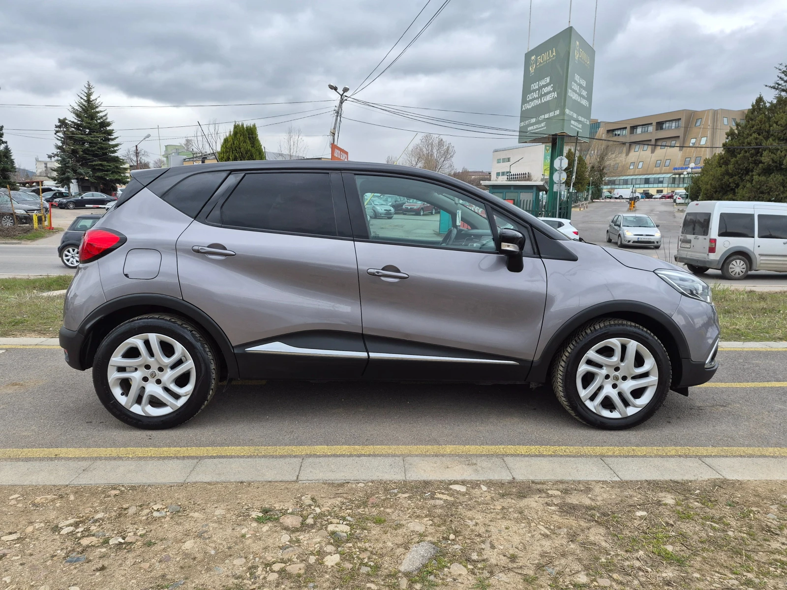 Renault Captur 1.5DCI АВТОМАТ, снимка 4 - Автомобили и джипове - 53912145