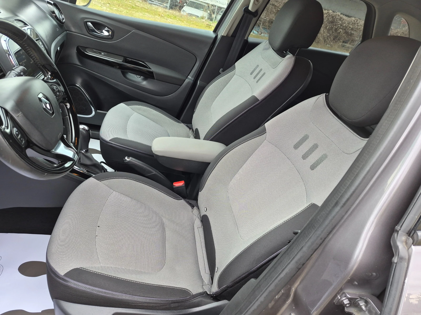 Renault Captur 1.5DCI АВТОМАТ, снимка 11 - Автомобили и джипове - 53912145