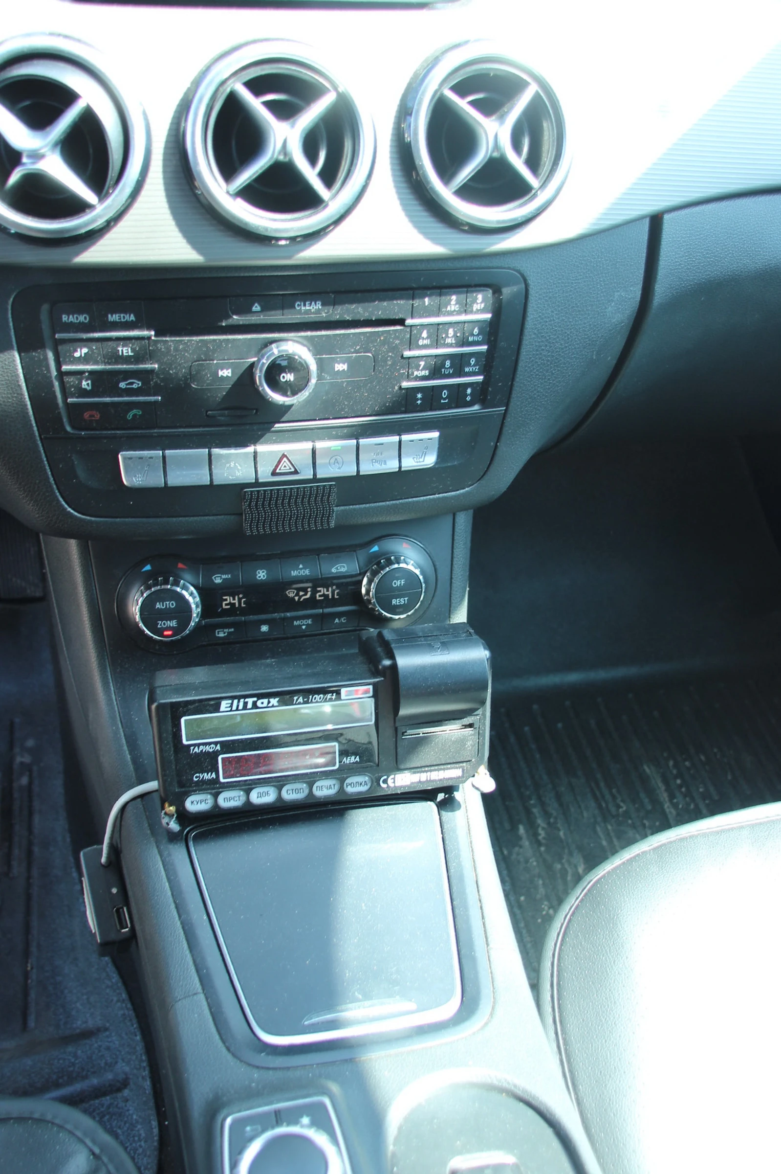 Mercedes-Benz B 180 CDI  AUTOMATIC  2015 г.  TAXI, снимка 11 - Автомобили и джипове - 53976431