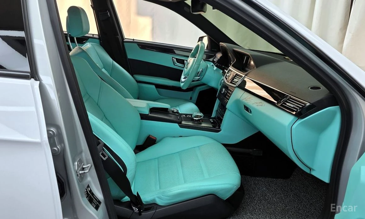 Mercedes-Benz E 63 AMG, снимка 11 - Автомобили и джипове - 54230149