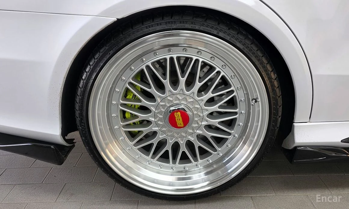 Mercedes-Benz E 63 AMG, снимка 5 - Автомобили и джипове - 54230149