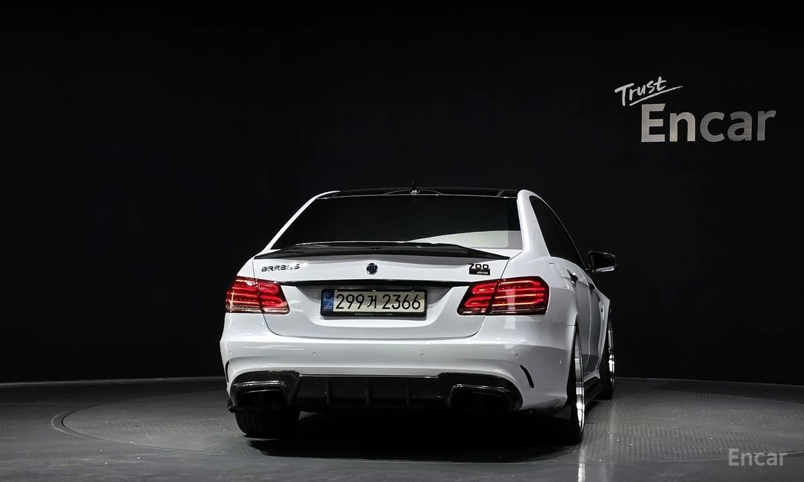 Mercedes-Benz E 63 AMG, снимка 4 - Автомобили и джипове - 54230149