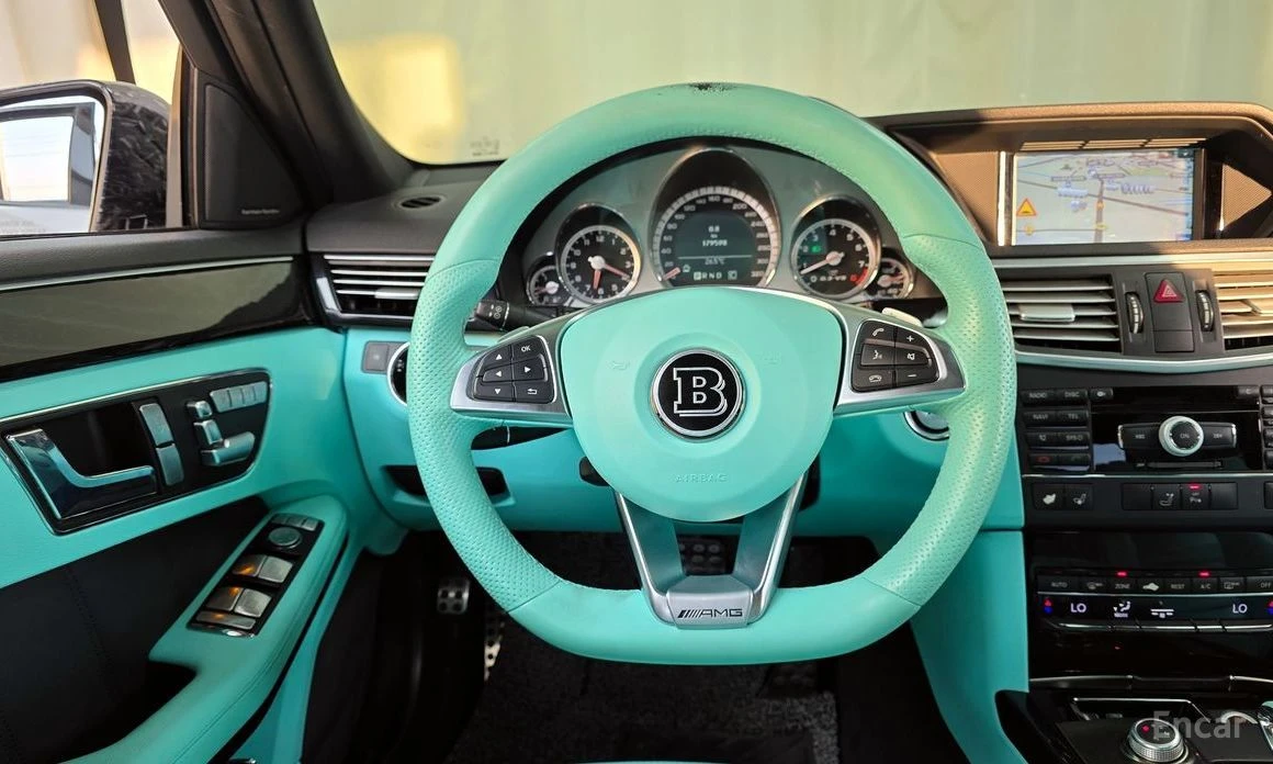 Mercedes-Benz E 63 AMG, снимка 13 - Автомобили и джипове - 54230149