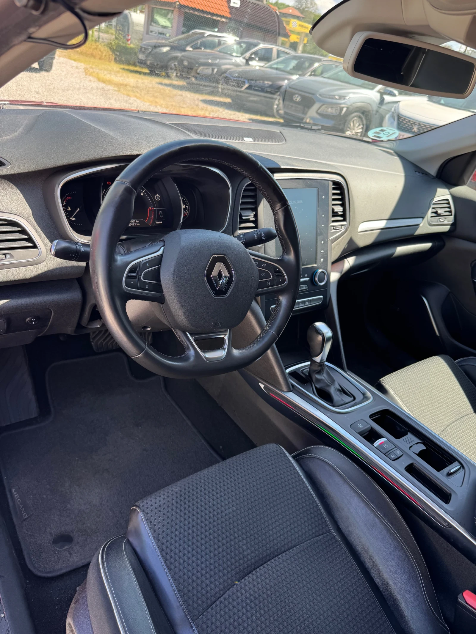 Renault Megane 1.5dCi BOSSE Автоматик , снимка 10 - Автомобили и джипове - 54719491