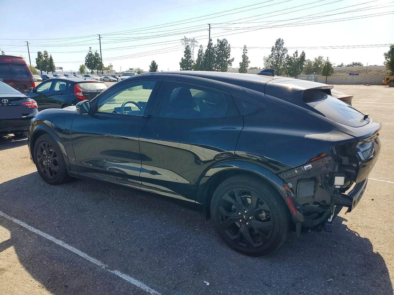 Ford Mustang Mach-E Premium, снимка 2 - Автомобили и джипове - 54556427