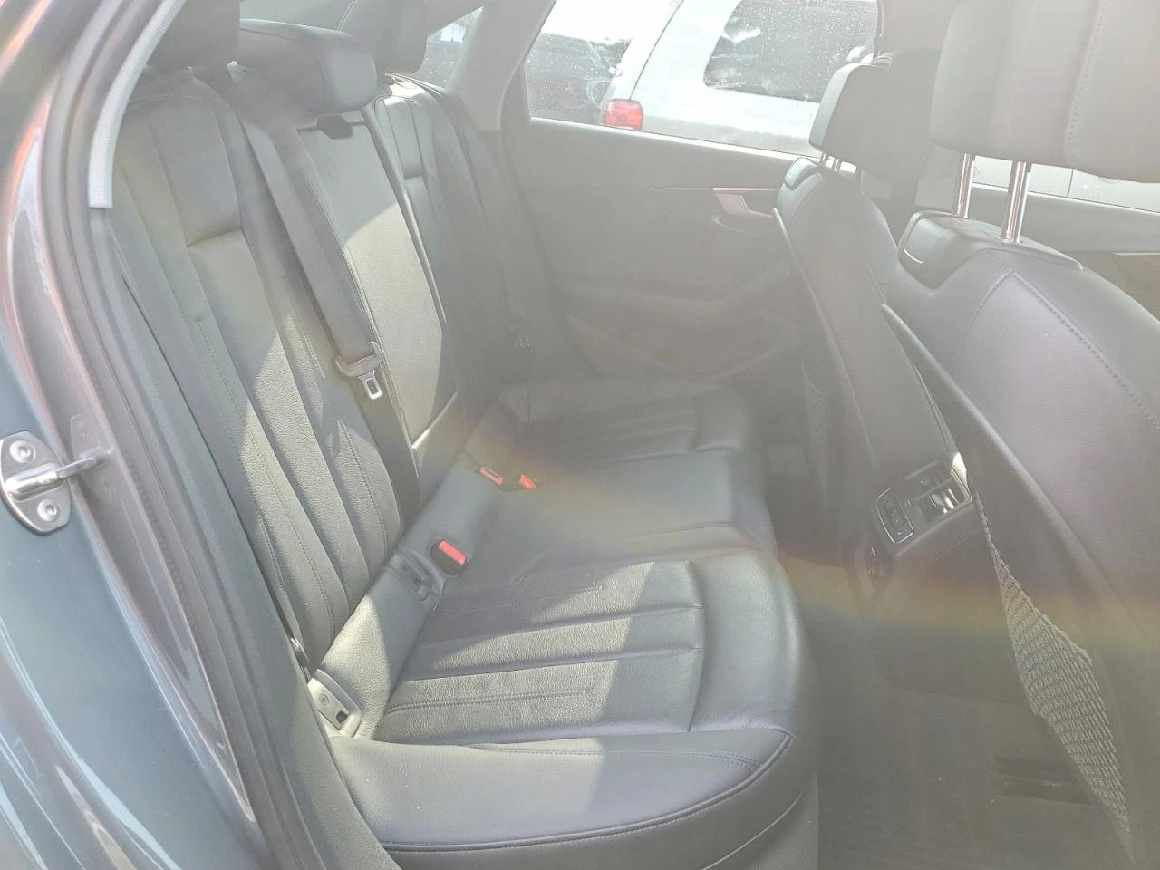 Audi A4 2.0l Premium Plus, снимка 10 - Автомобили и джипове - 54726462