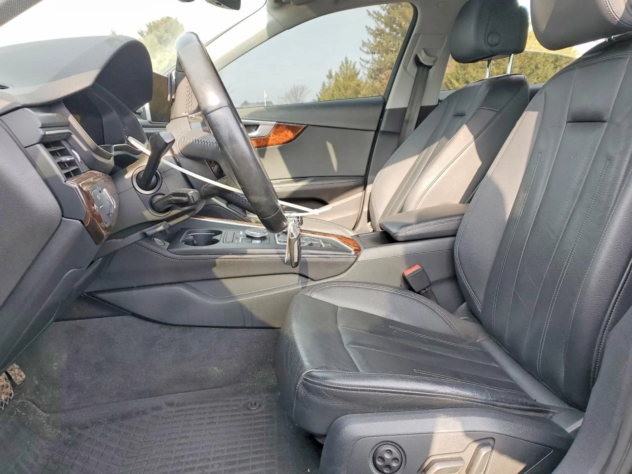 Audi A4 2.0l Premium Plus, снимка 7 - Автомобили и джипове - 54726462