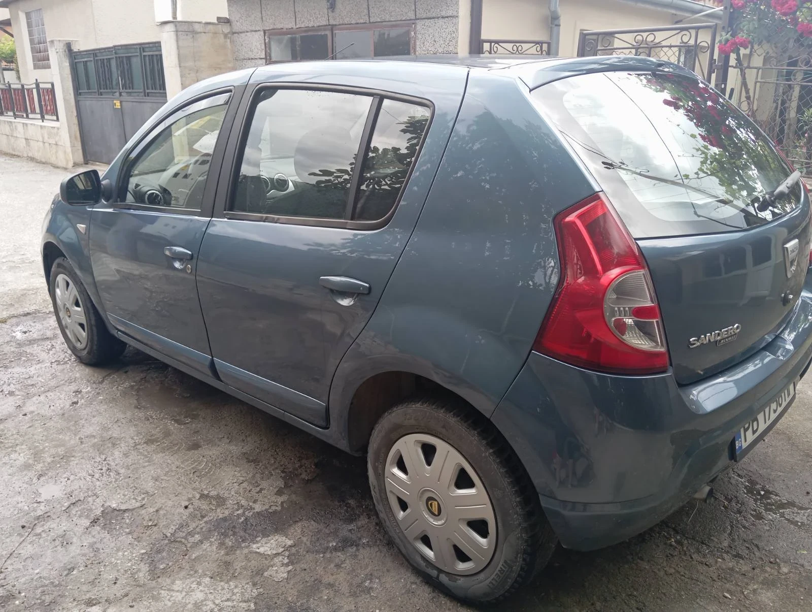 Dacia Sandero Газ/бензин, снимка 4 - Автомобили и джипове - 54737303