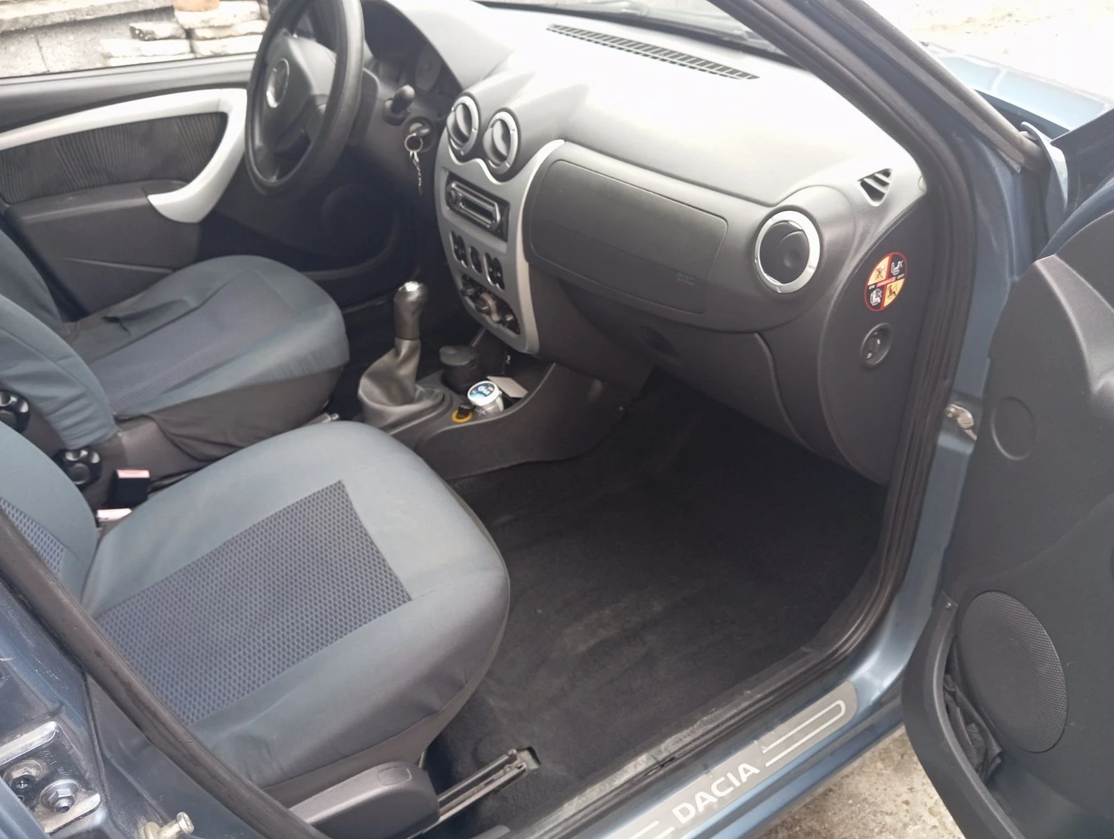 Dacia Sandero Газ/бензин, снимка 8 - Автомобили и джипове - 54737303