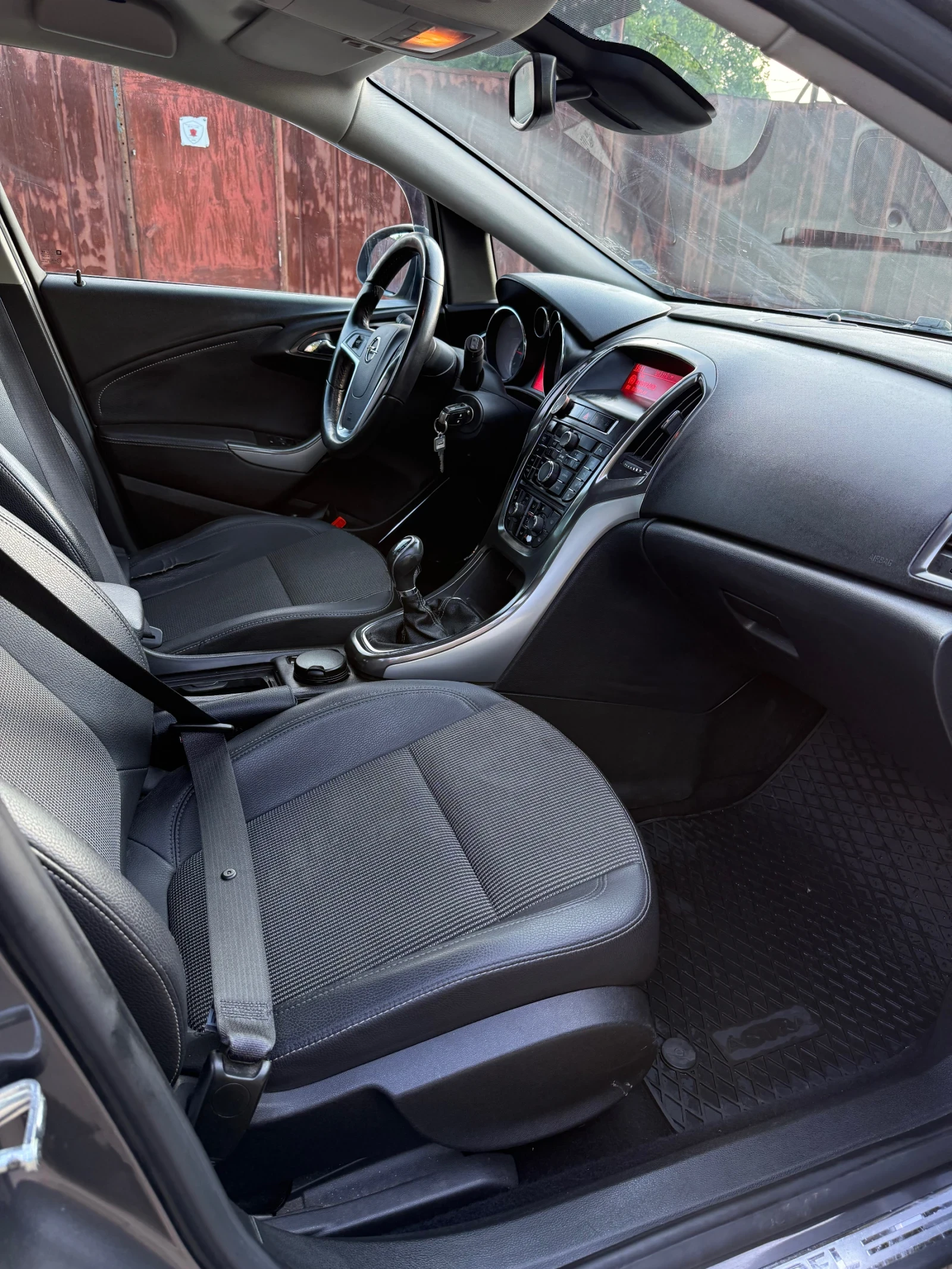 Opel Astra J, снимка 10 - Автомобили и джипове - 54767595
