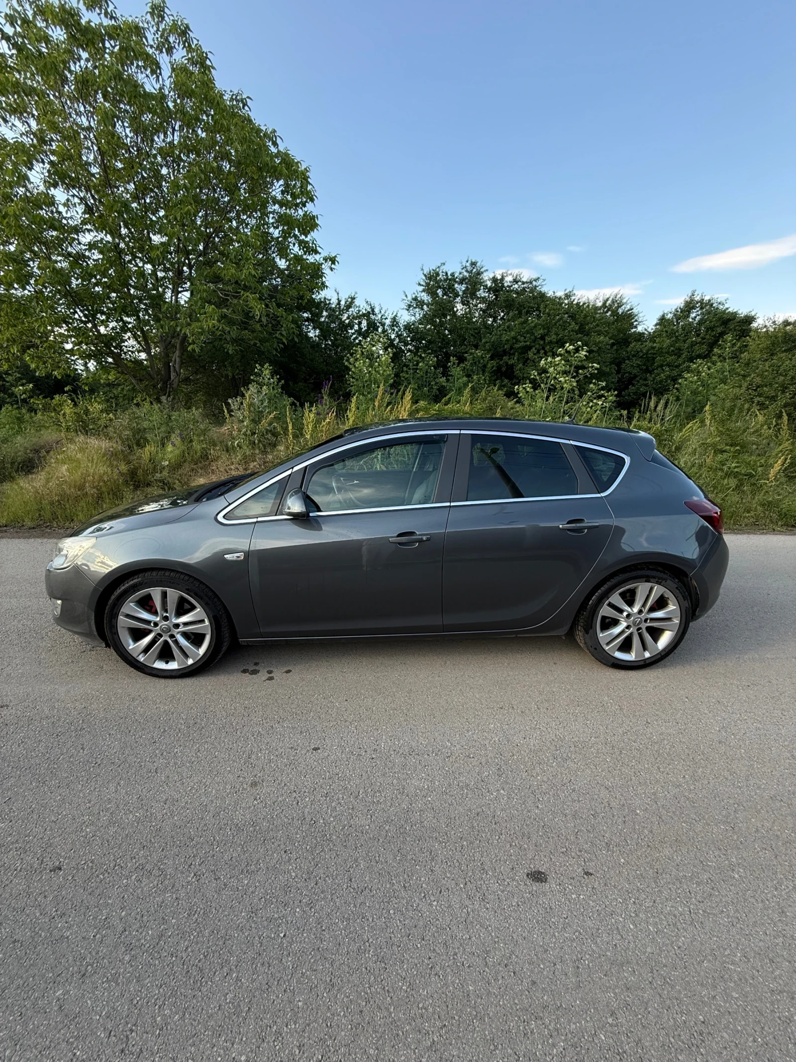 Opel Astra J, снимка 4 - Автомобили и джипове - 54767595