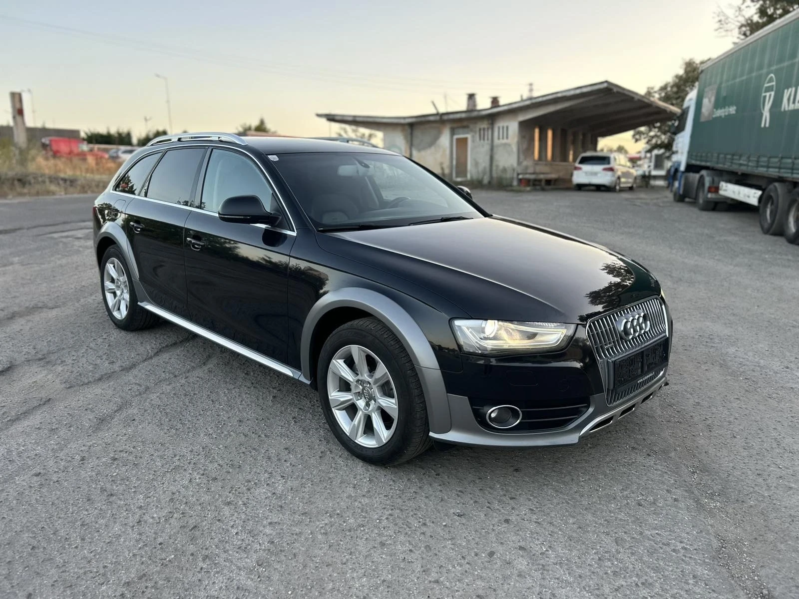 Audi A4 Allroad 2.0 TDI FACELIFT , снимка 3 - Автомобили и джипове - 55891313